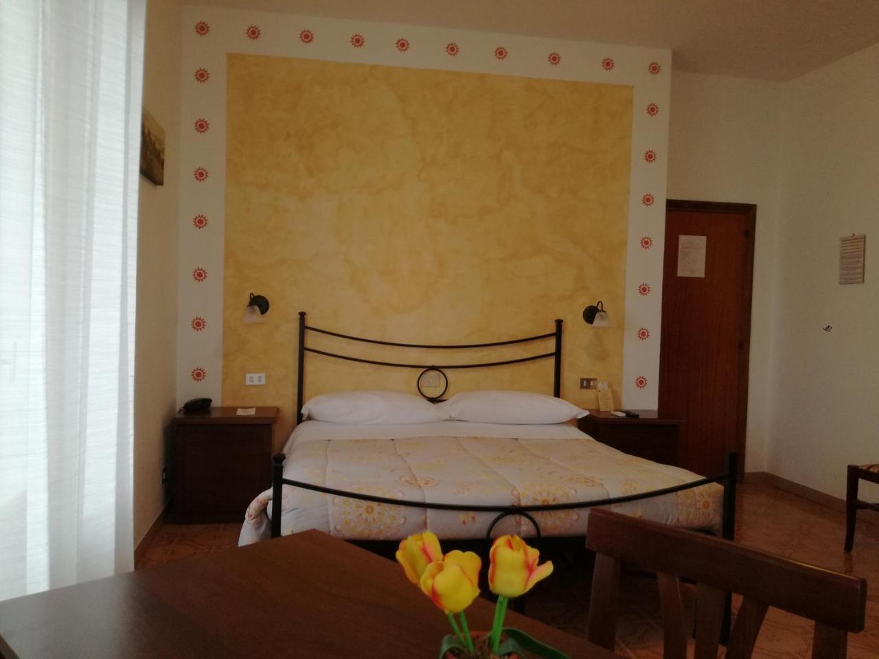 Montepulciano Stazione Hotel Sangallo B&B מראה חיצוני תמונה